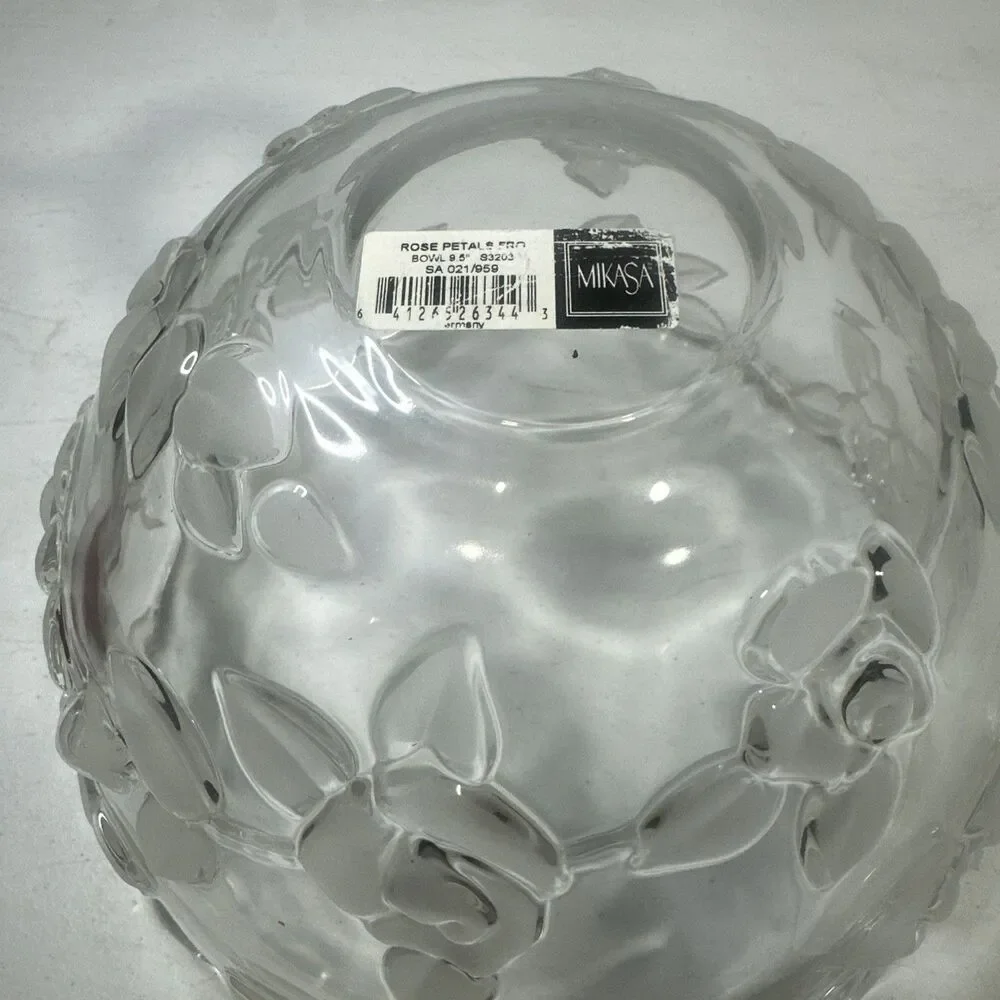 Mikasa Bella Rosa Bowl  Clear with frosted Glass Embossed Roses 9.5" - Picture 5 of 5